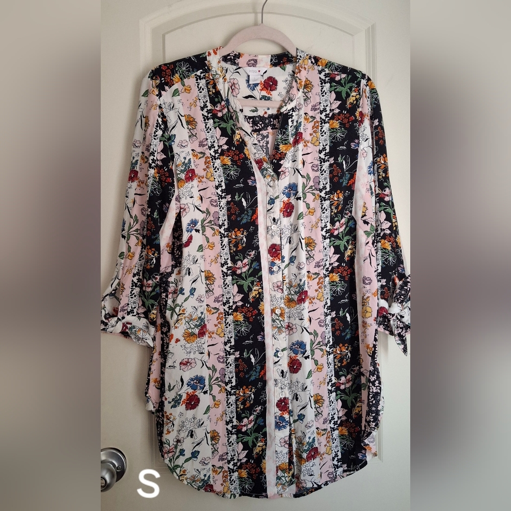 Intro. Bohemian Striped  floral button down  blouse size large